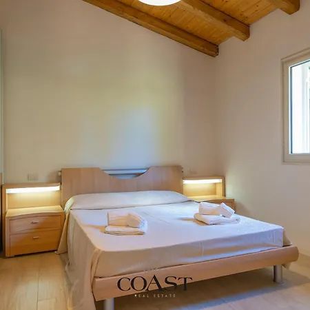 Cala Sassari Pieds Dans Leau *