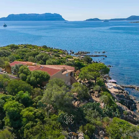 Cala Sassari Pieds Dans Leau
